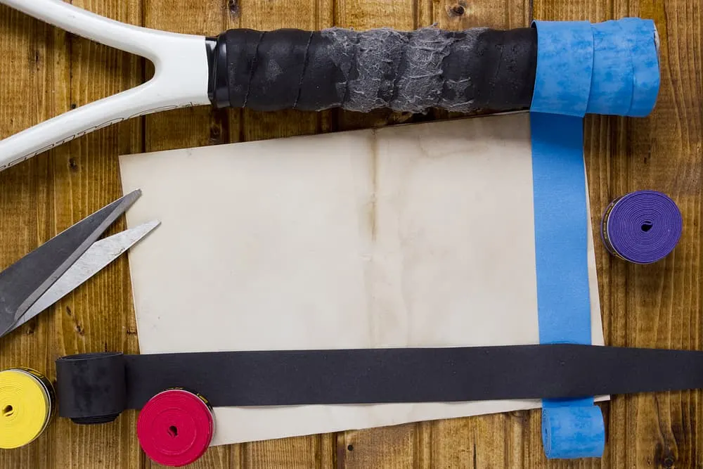 Tools and accessories for the repair of a tennis racket